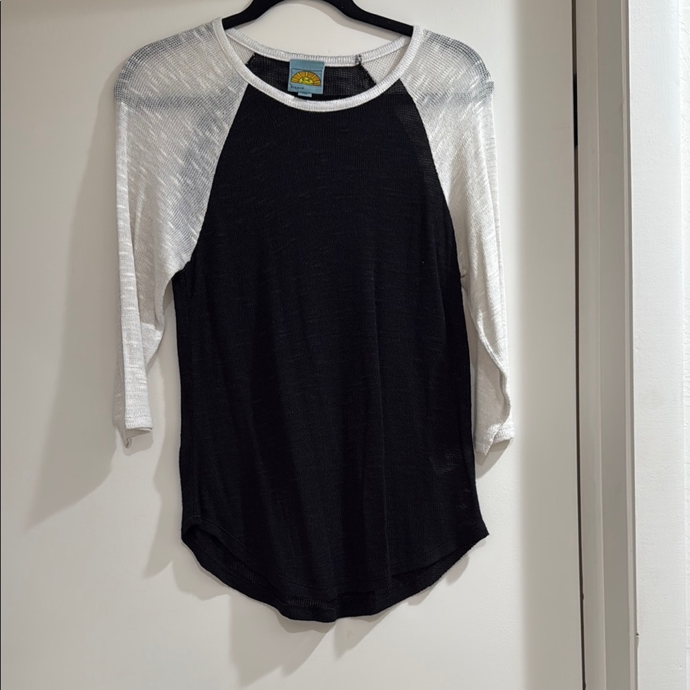 C & C California Black and White Raglan 3/4 Sleeve Top